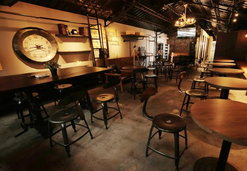 101 Single Bar Hostel