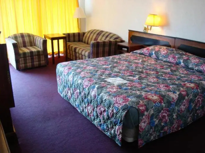 Gray Plaza Motel Benton Rend Lake I-57