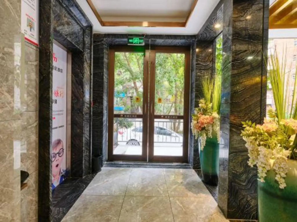 Linmanni Hotel (City Center Plaza)