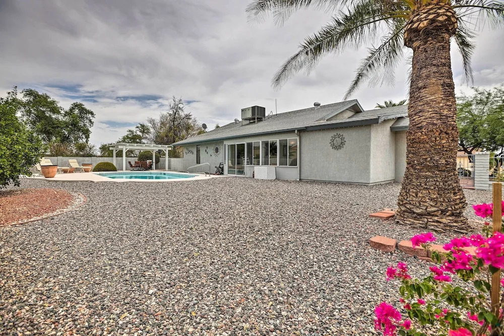 1 Mi to Golf! Family-friendly Sun City West Home