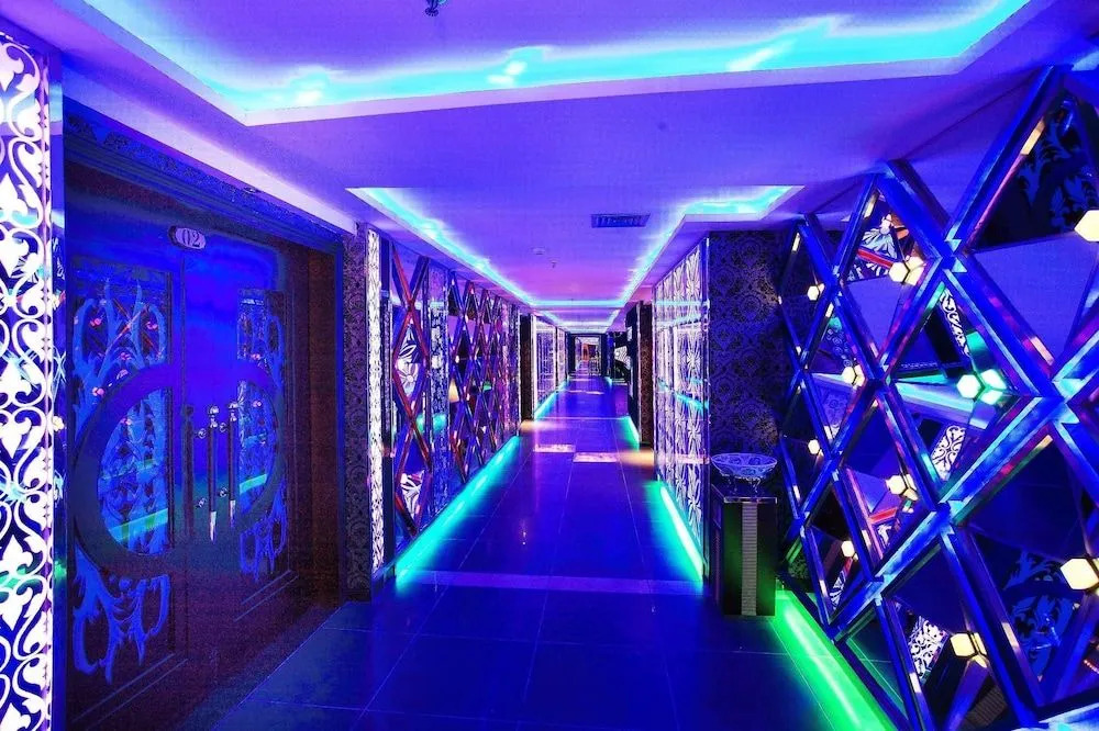 Jasper International Hotel