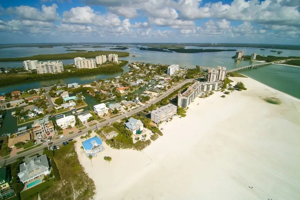 Castle Beach 405