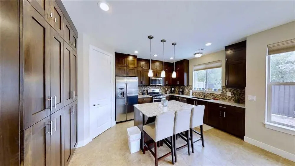 Entrada 673 - 4 Br townhouse by RedAwning