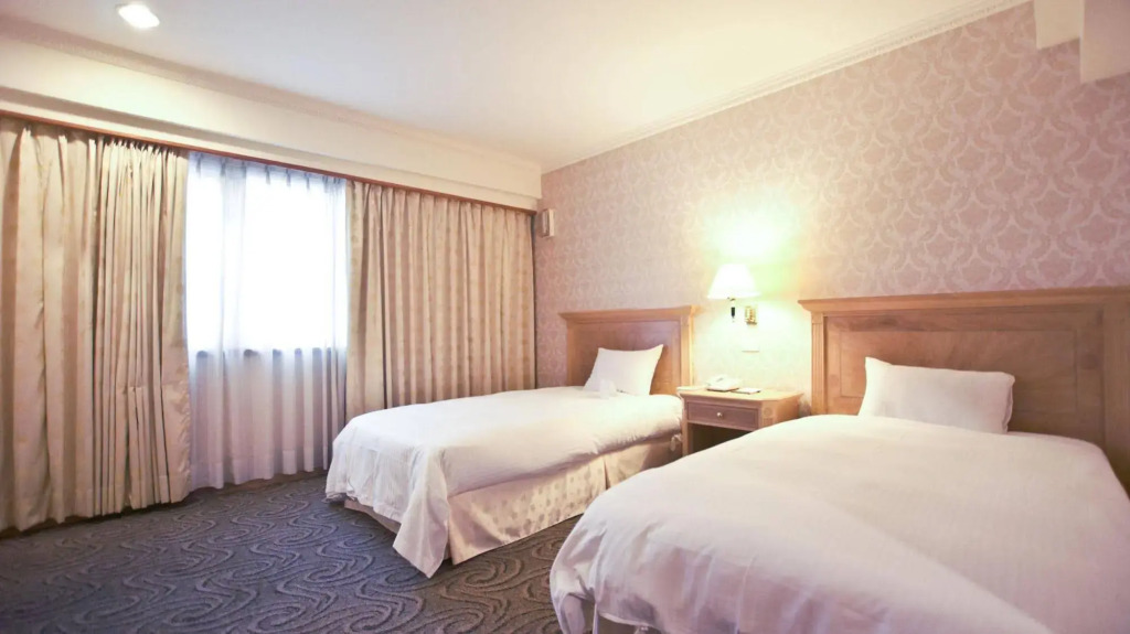 Cambridge Tainan Hotel