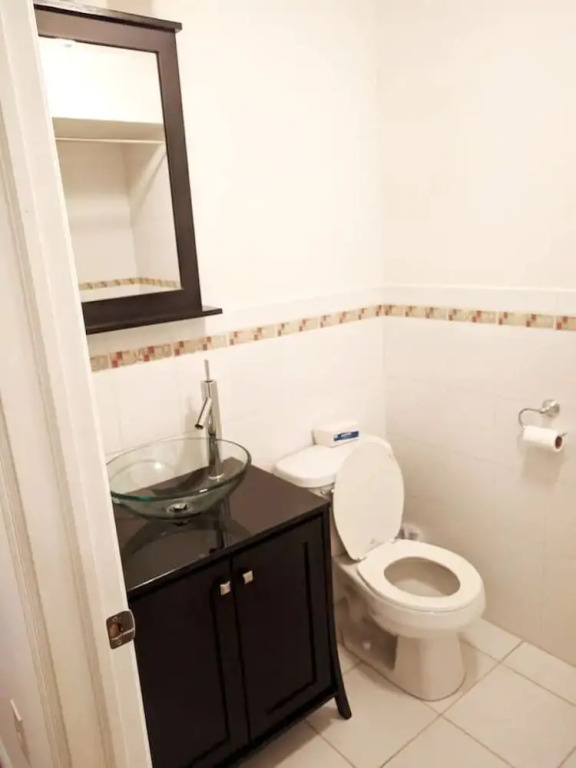 Charming 3br Apt, Only 20 Minutes To Time Square! 3 Bedroom Apts