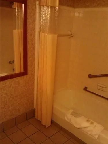 Woodridge Inn and Suites