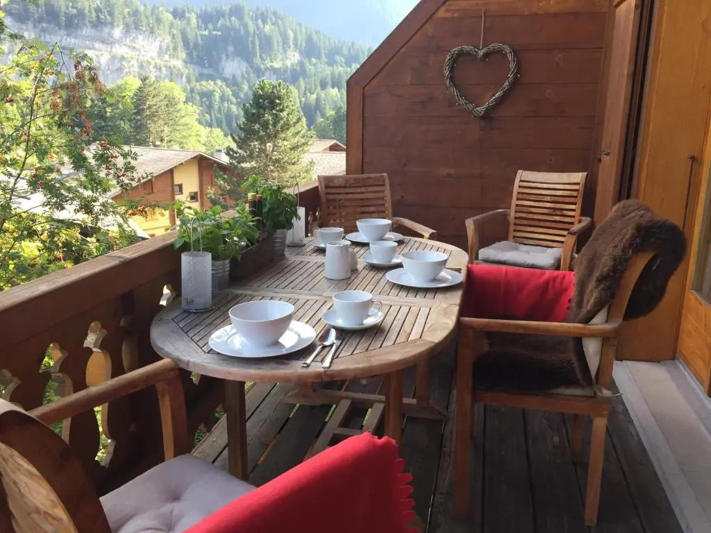 Celine 9 Champery