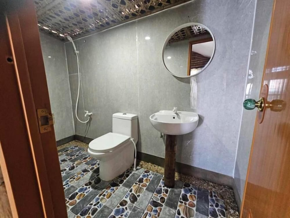 Tambayan Rooms and Cottages by SMS Hospitality