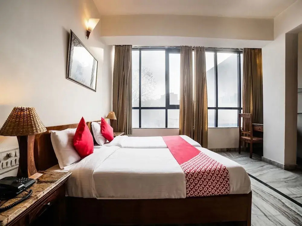 Hotel O Sansarchandra Road Formerly Luna Rosa