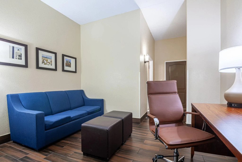 Comfort Suites Morrow- Atlanta South