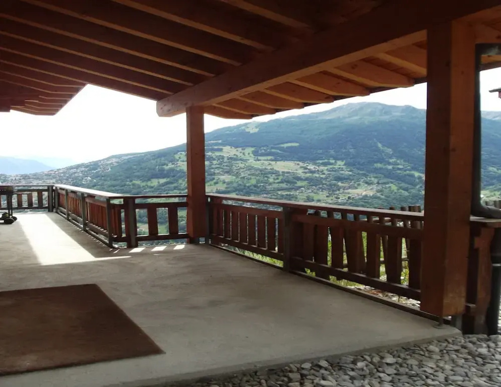 Spacious Chalet Amidst Mountains