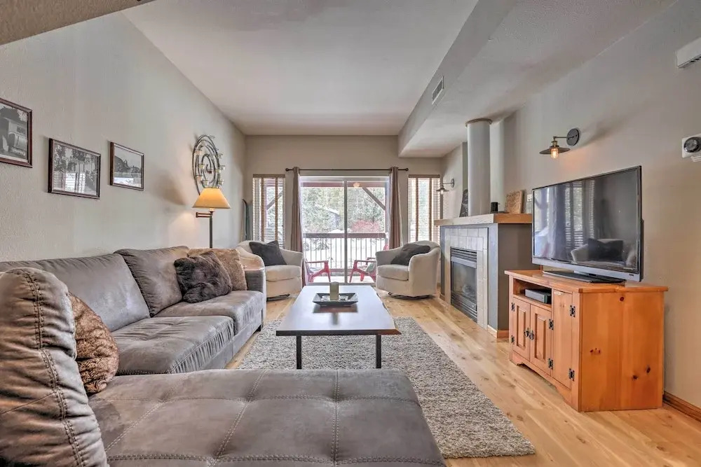 Pet-friendly Fraser Condo w/ Community Hot Tub