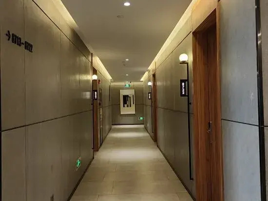 Yilongxuan Hotel (Guangzhou Baiyun Airport Renhe Subway Station)