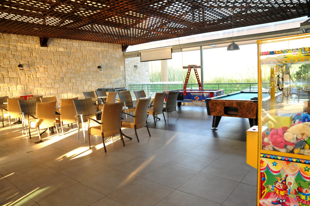 Отель Chrispy Waterpark Resort