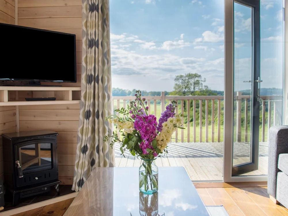 Moonrise Lodge - Swallow Lodge