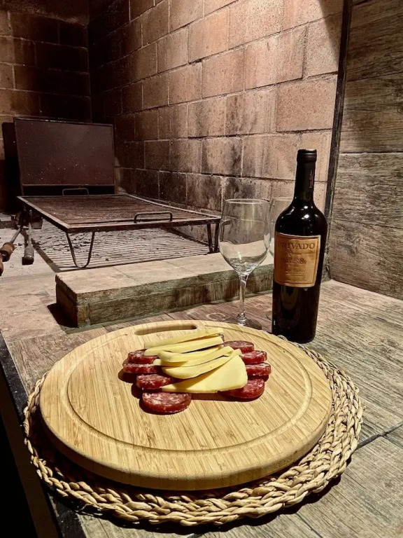 Casa Con Asador y Cochera
