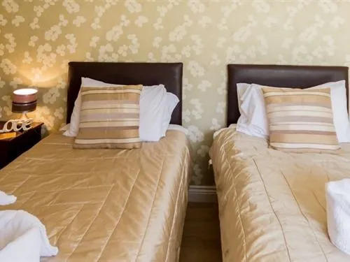 The Farmers Boy Inn Guest House