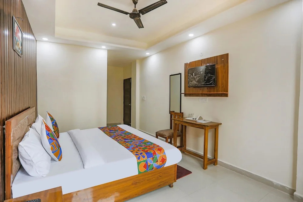 FabHotel Frolic Luxury Stay