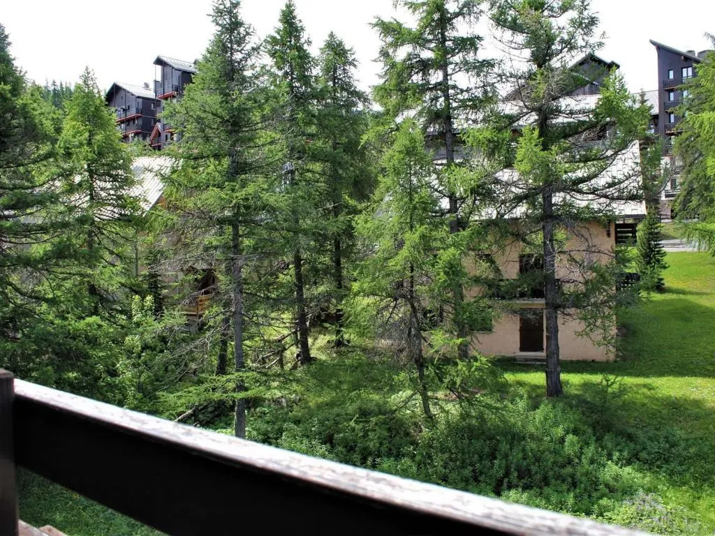 Appartement cosy 2 pièces avec balcon et accès piscine à Risoul - FR-1-330-164