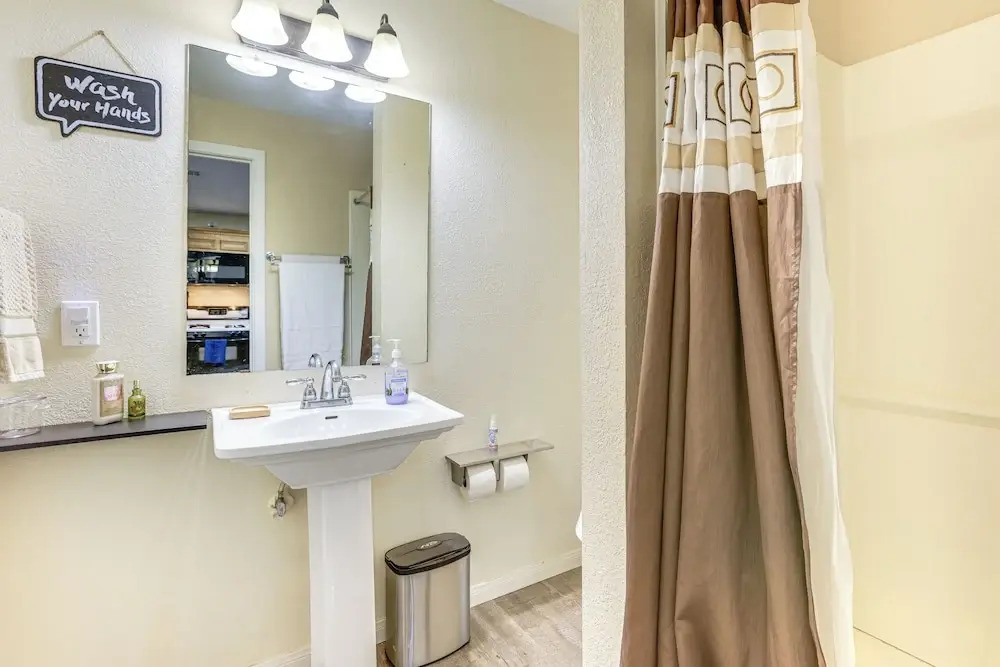 7 Mi to Dtwn Houston: Family Home w/ Patio & Yard