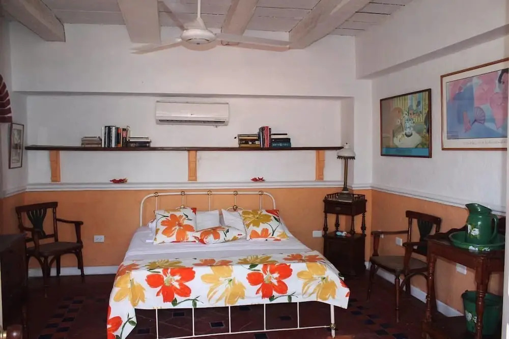 Colonial Guest House Walled City