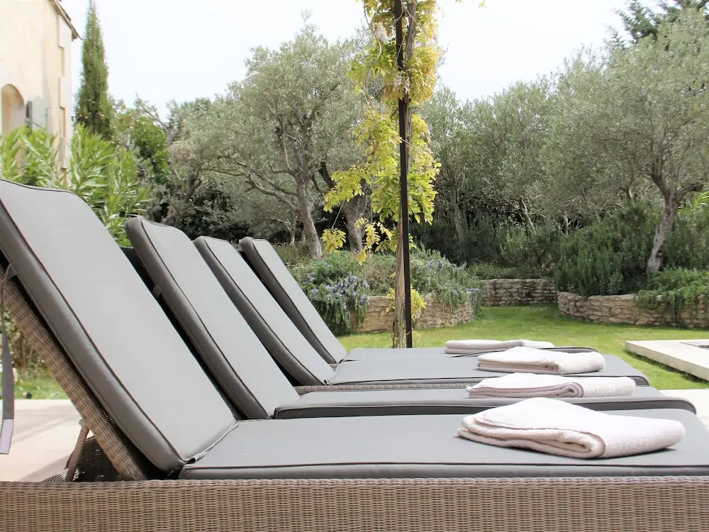 Mas in Eygalières with Heated Pool