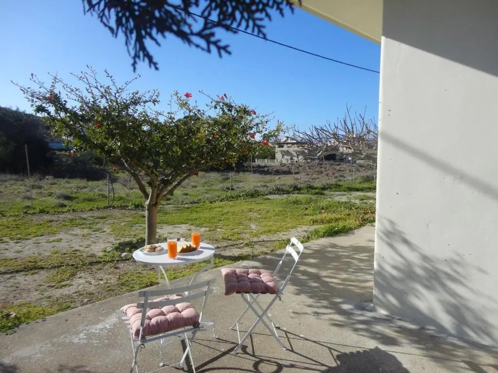 GARDEN HOUSE, Kalamaki
