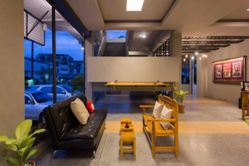 Holiday Station Hostel