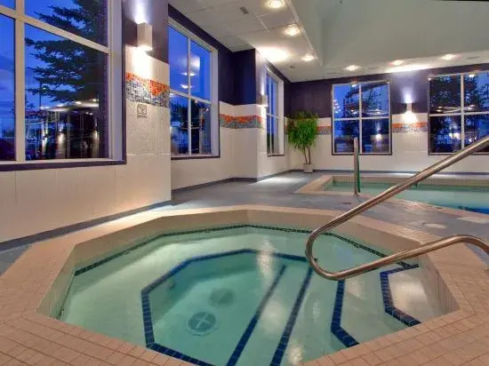 Holiday Inn Express Calgary South by IHG