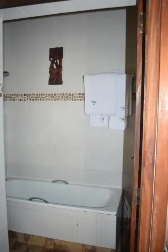 Kibale Guest Cottages