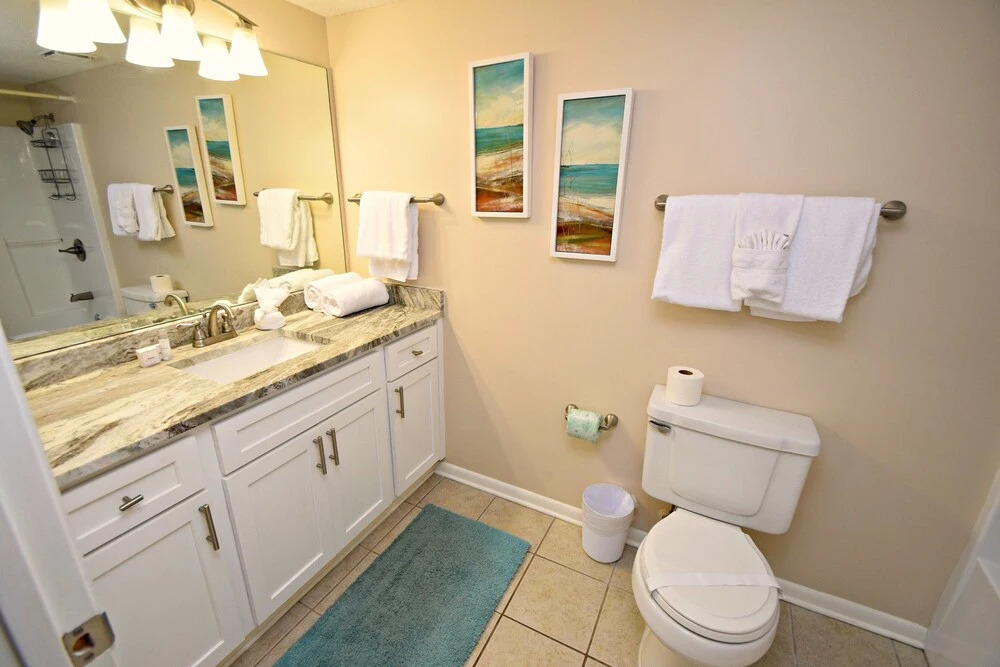 Phoenix East 510 2 Bedroom Condo by RedAwning