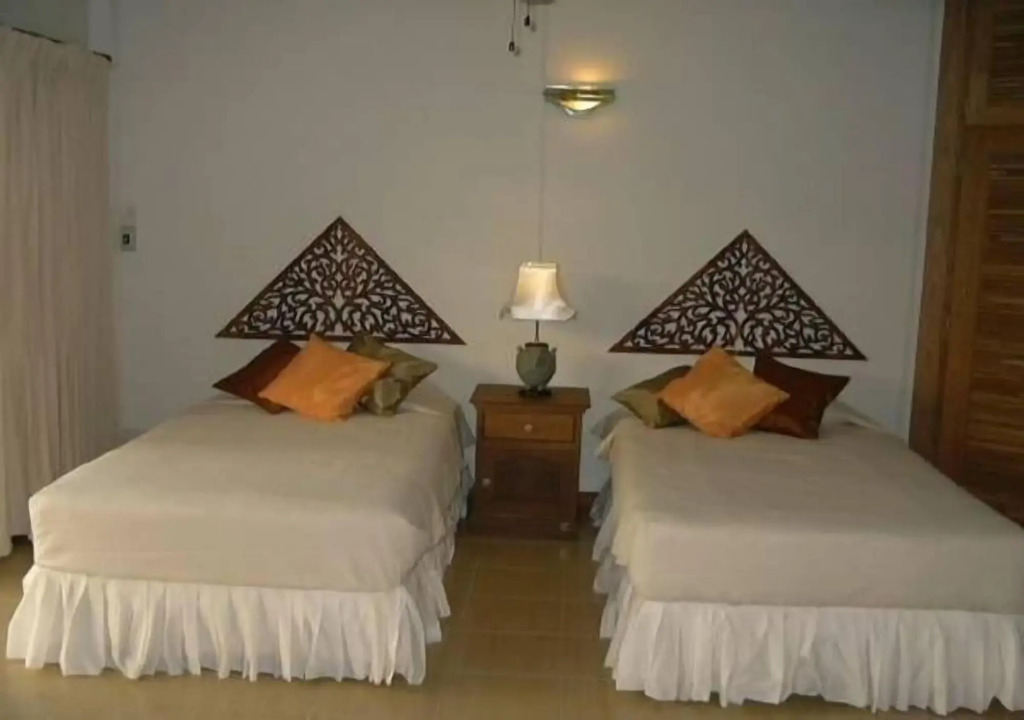 Ruen Thai Rim Haad