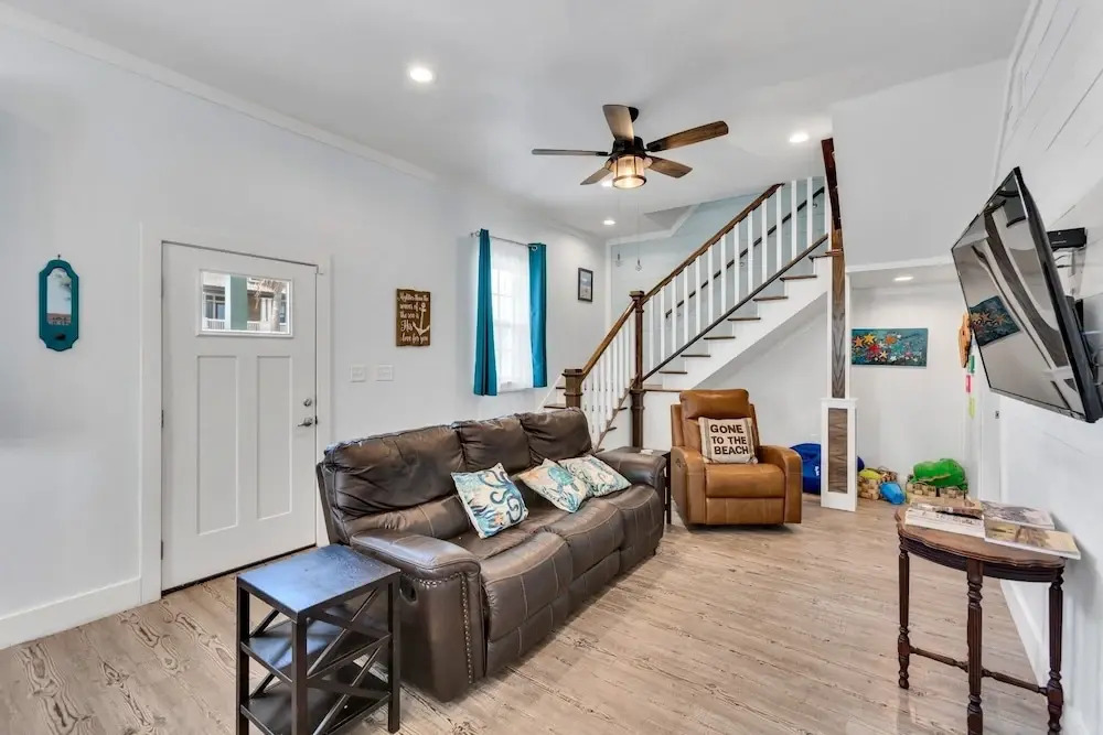 Sea-esta Completely Renovated 2 Story Home Only 1.5 Blocks To The Beach! 4 Bedroom Home by RedAwning