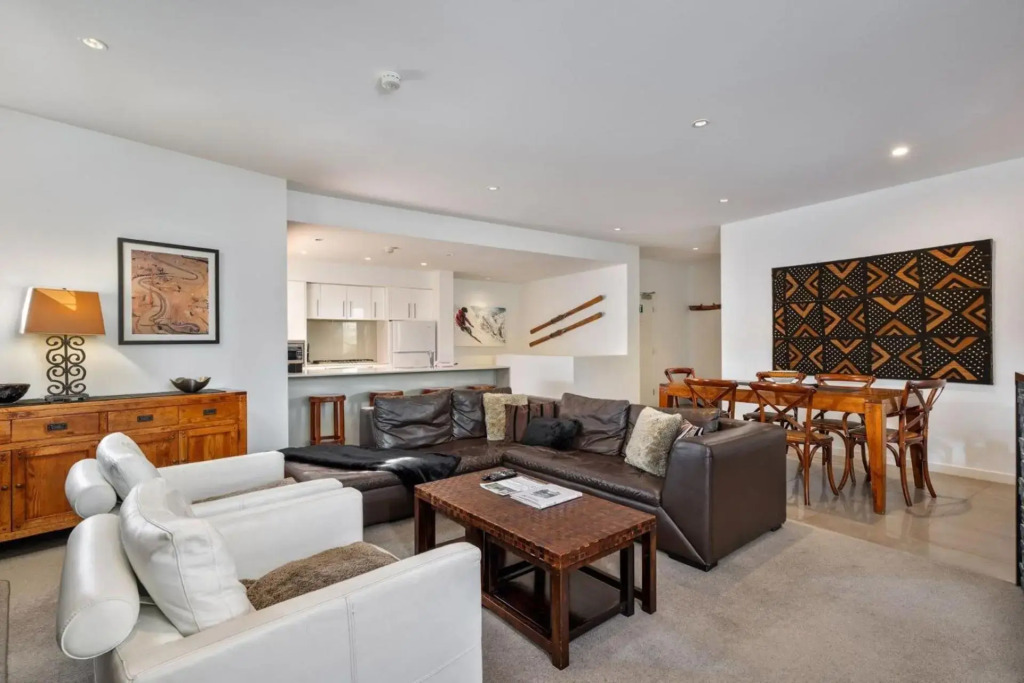 Elevation 3 bedroom with gas fire and spectacular views