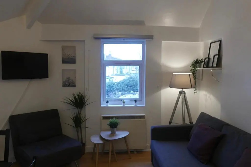 Space For Groups, 10 mins from centre with parking!