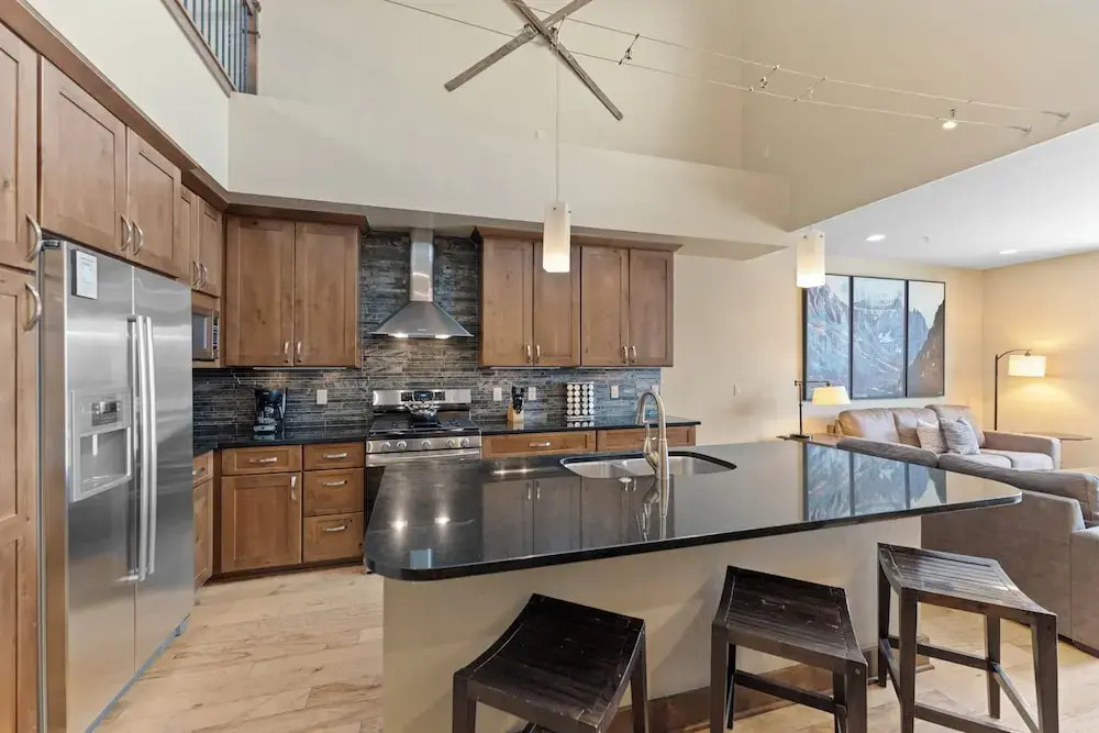 Watertower Place Condos Unit 202, Building B