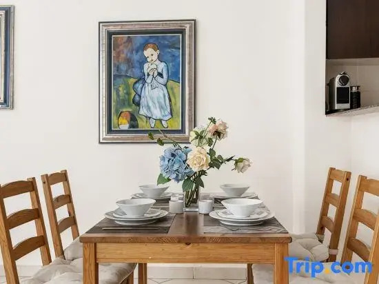 Spacious 2BR Apartment with Marina & Gulf Views