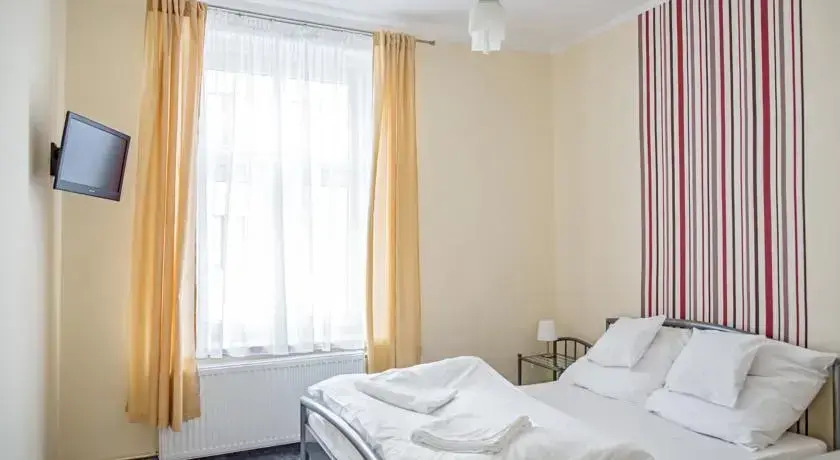 Lew Hostel