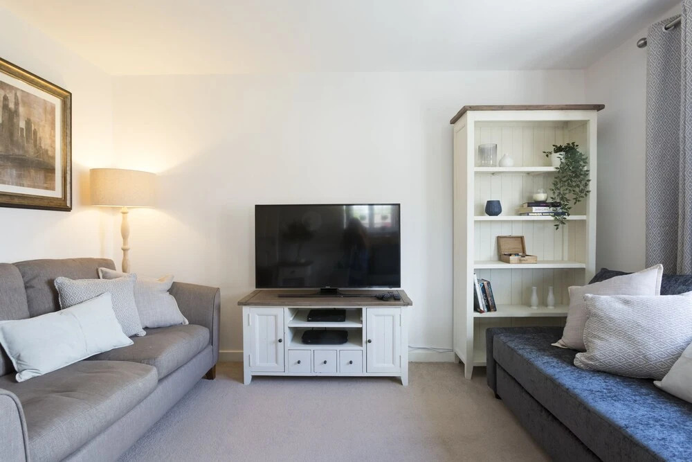 The Rectory Apartment + Free Parking