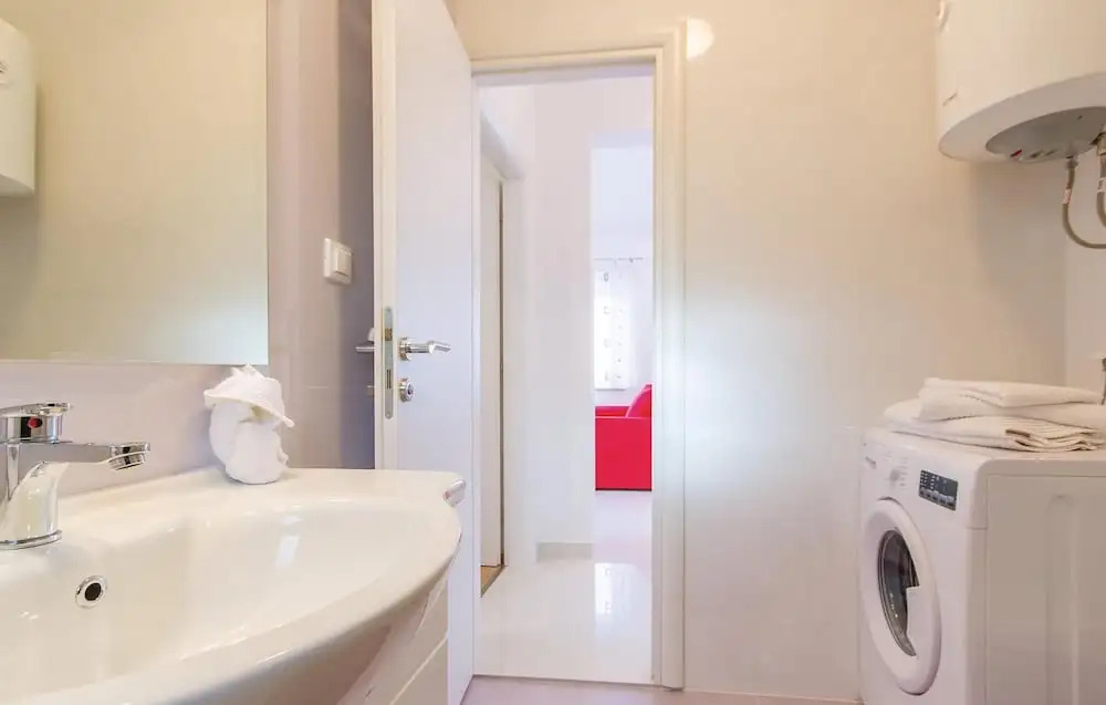 1 Bedroom Lovely Home In Pula