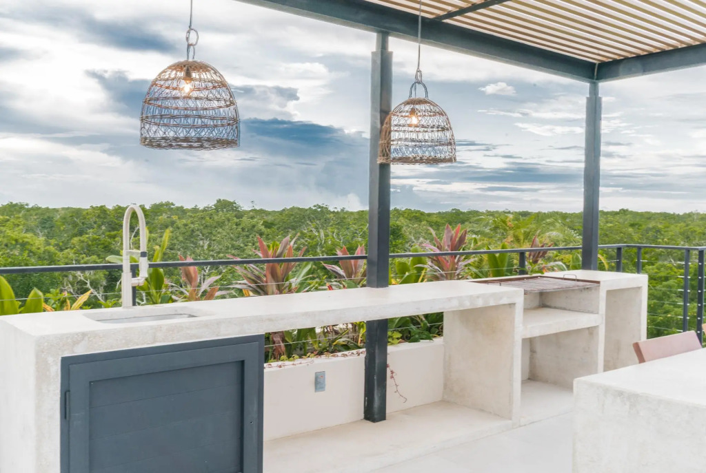 Modern & Stylish 1BR Apartment | La Veleta | Infinity Pool, Fitness Area & Rooftop Lounge
