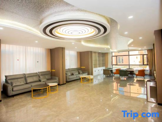 Qingfeng Xiaozhu Hotel