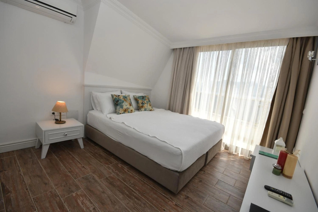 Aurasia Beach Hotel