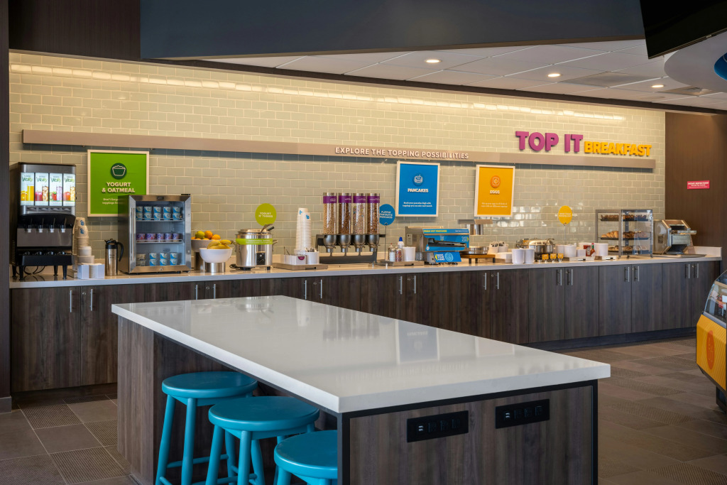 Tru by Hilton Naperville Chicago