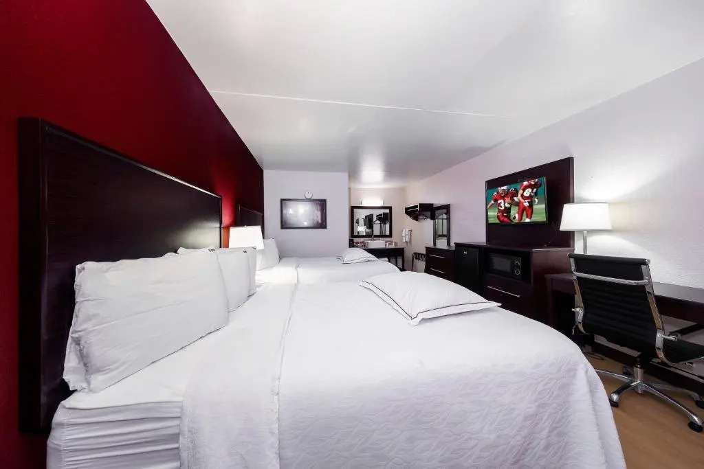 Red Roof Inn PLUS+ Huntsville   Madison