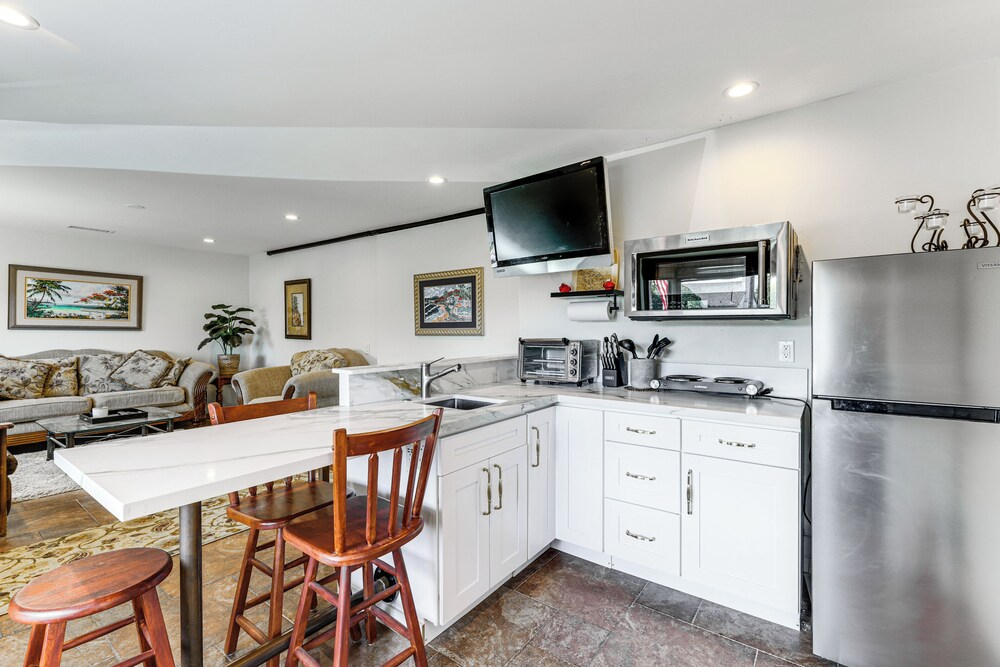 Central to Everything! San Diego Apt w/ Patio