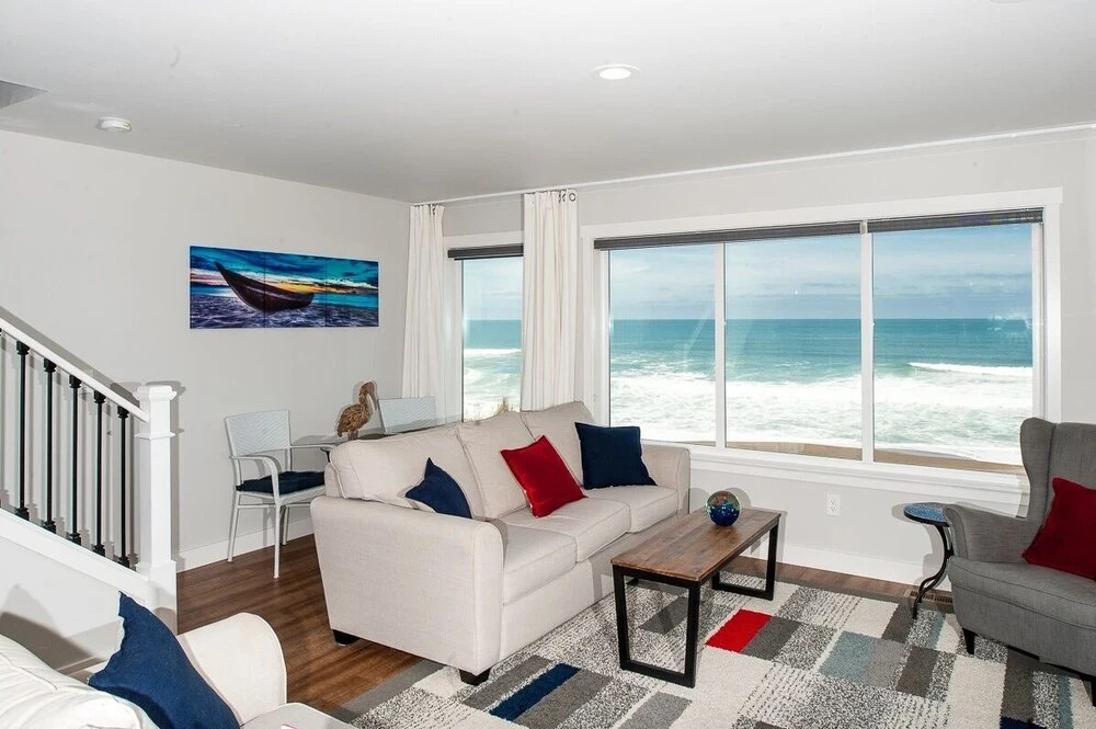 Beach Time 3 Br Home by RedAwning