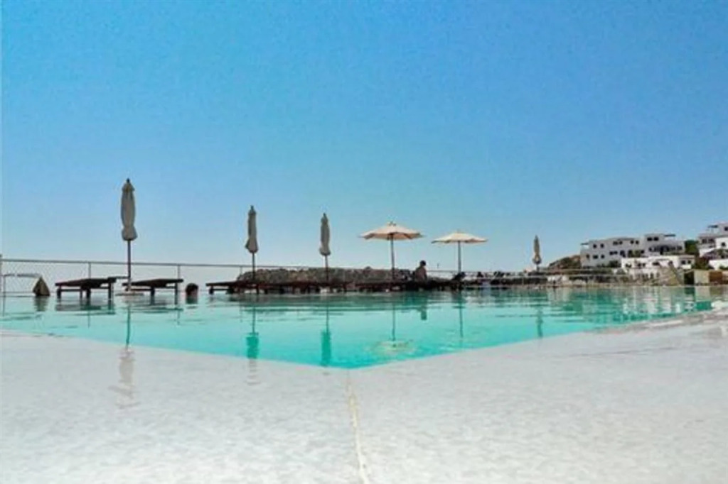 Apolis Beachscape Hotel