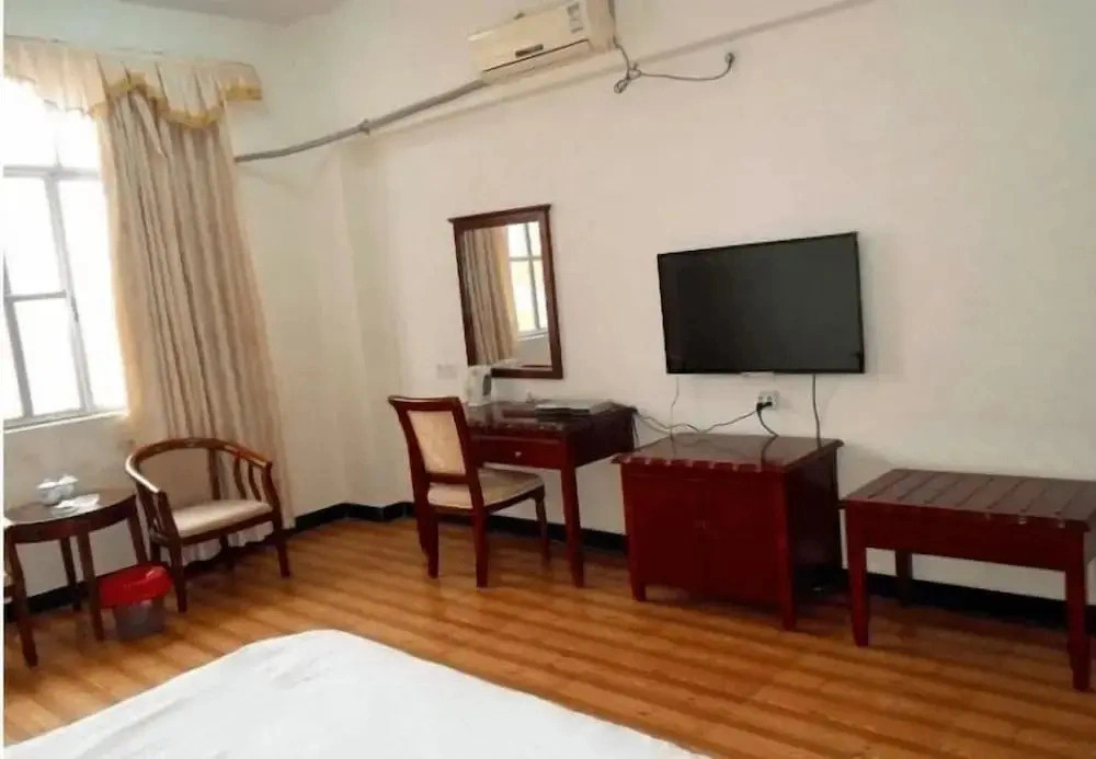 Longsheng Hotel