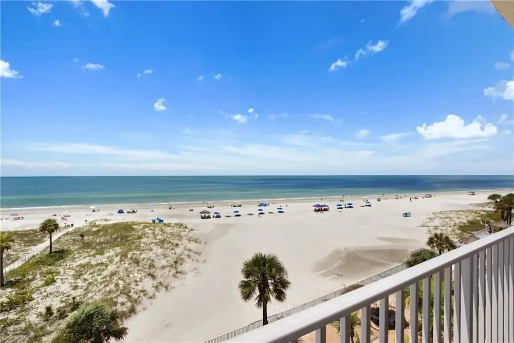 Sea Breeze 401 New! Amazing Beach Front/walk to John's Pass!
